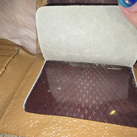 Vintage Gucci wallet or pouch featuring the iconic GG Supreme - Picture 11 of 11